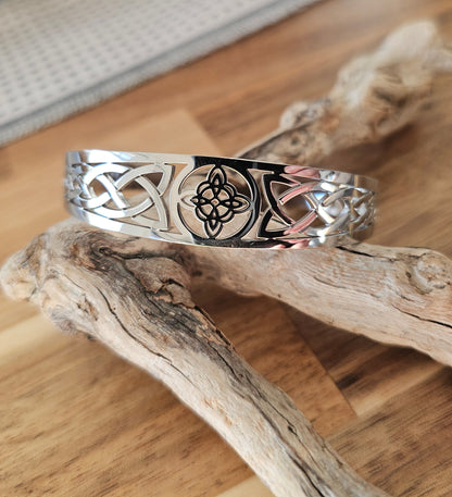 Witch's Knot Filligree Cuff Bracelet - Norse Pagan