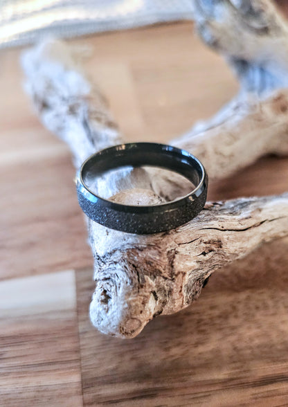 Sparkleforged Black Steel Ring