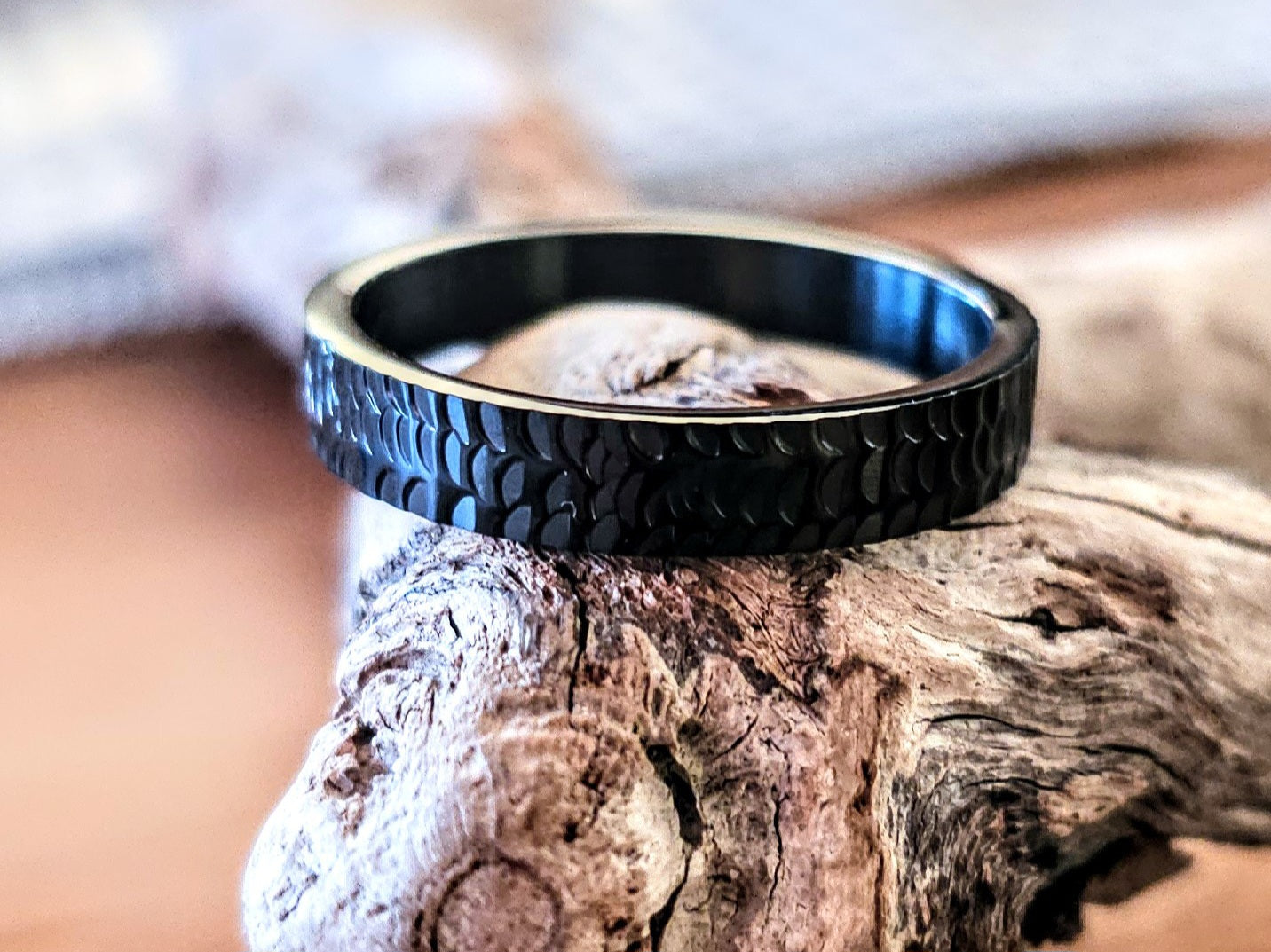 Mini Dragon’s Hoard Ring – Black Steel Dragon Scale Band